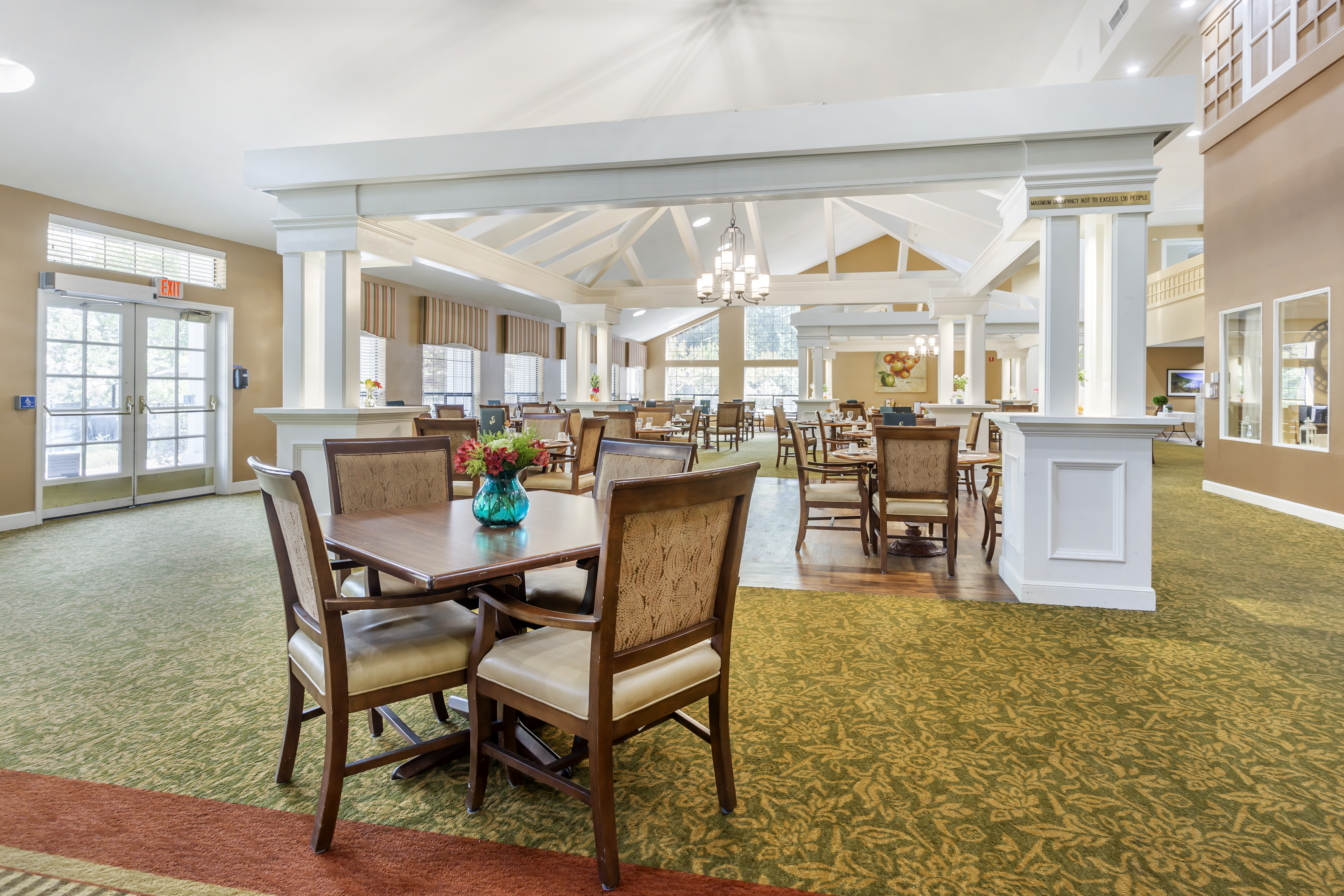 diablo-lodge-dining-room