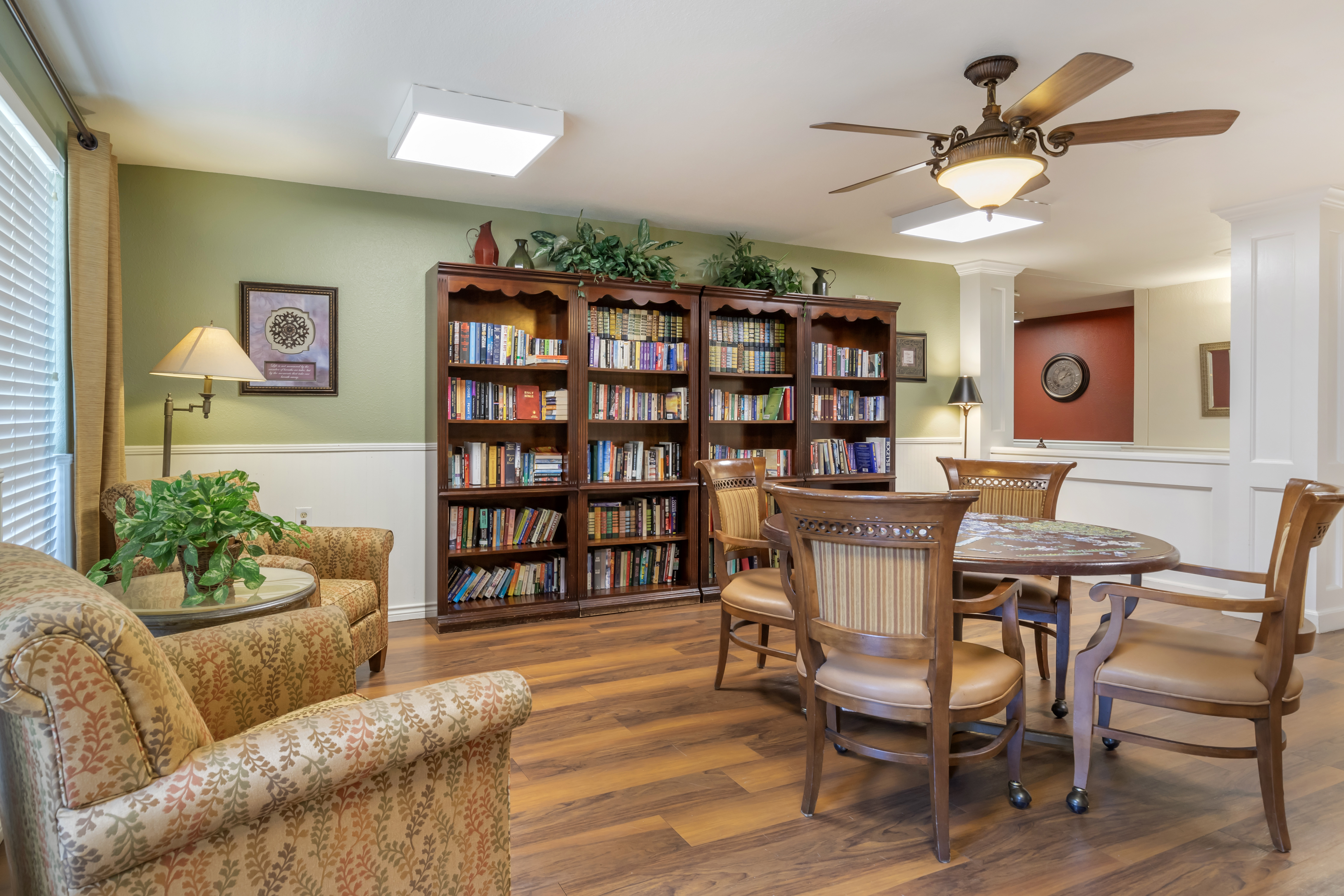 1-hollywood-park-library