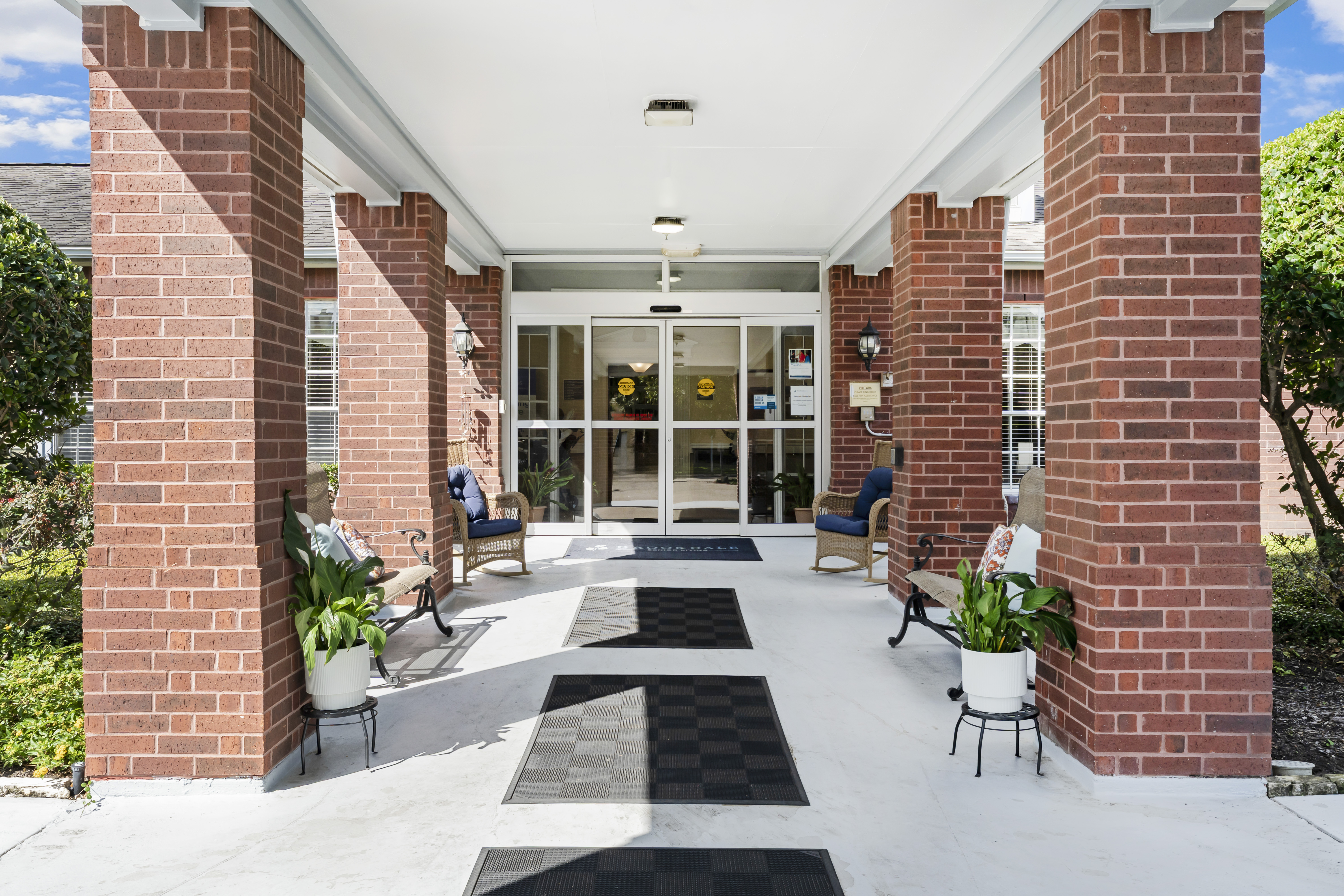memorial-oaks-porch