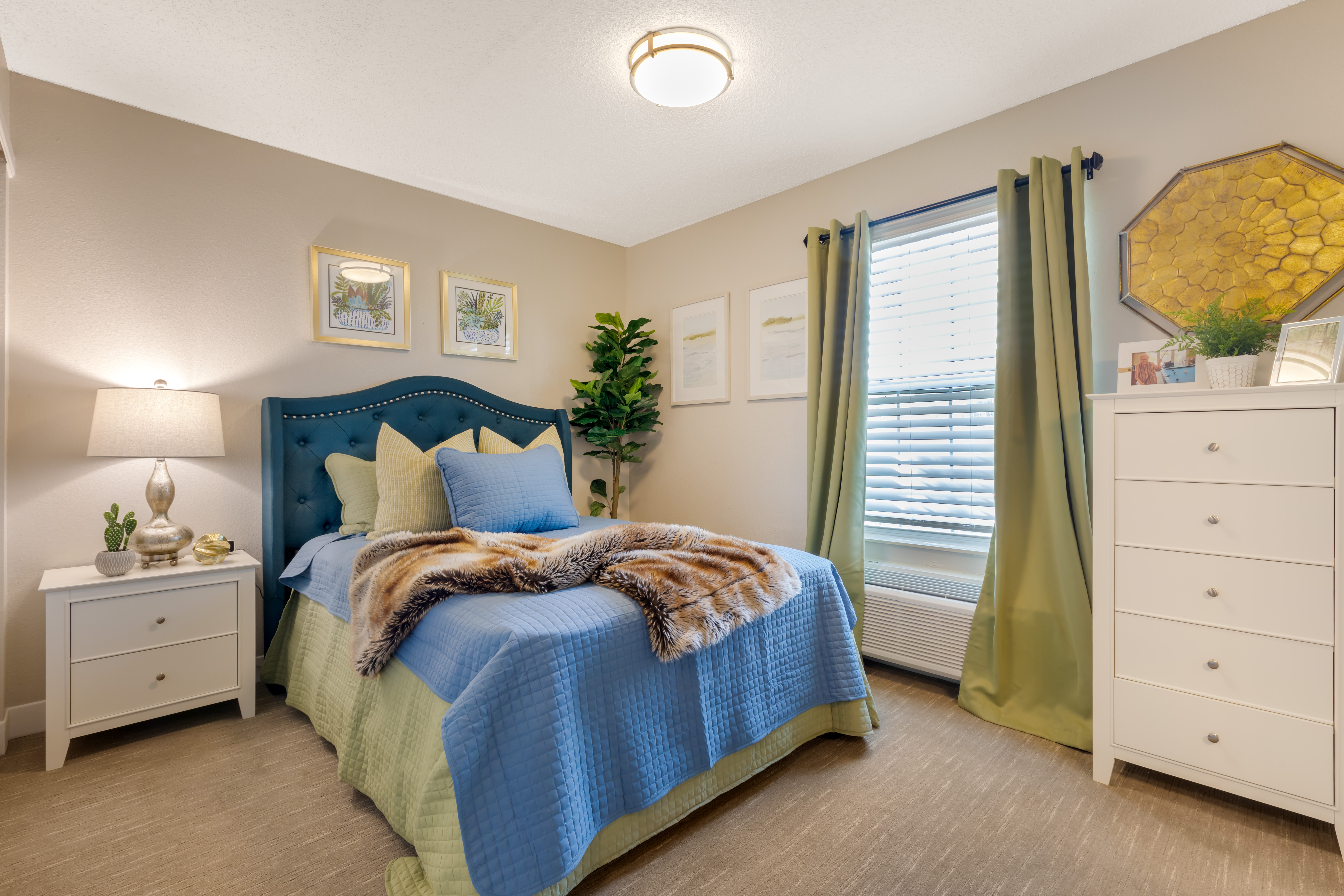 1-midwestern-apartment-bedroom