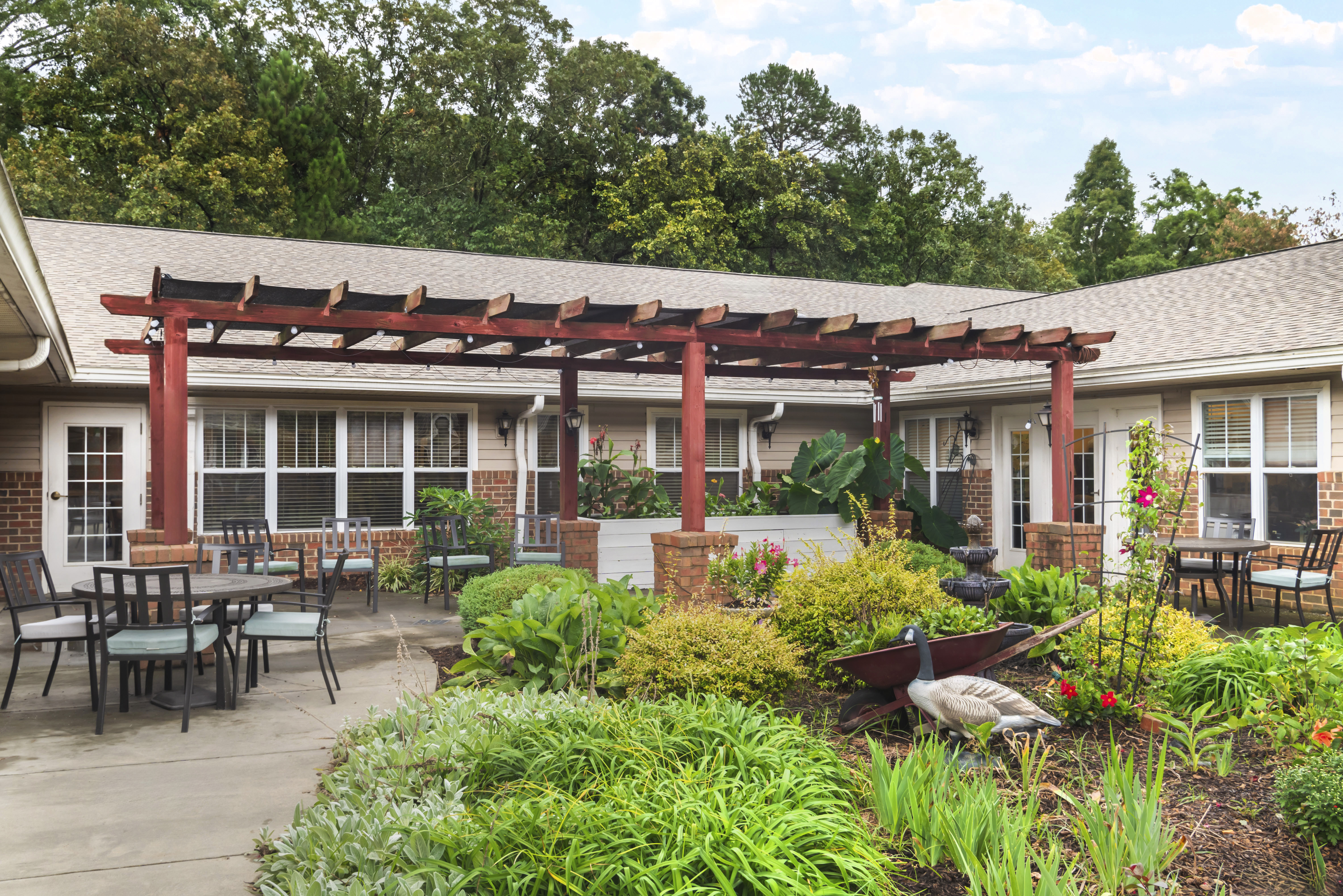 3-monroe-square-mc-courtyard
