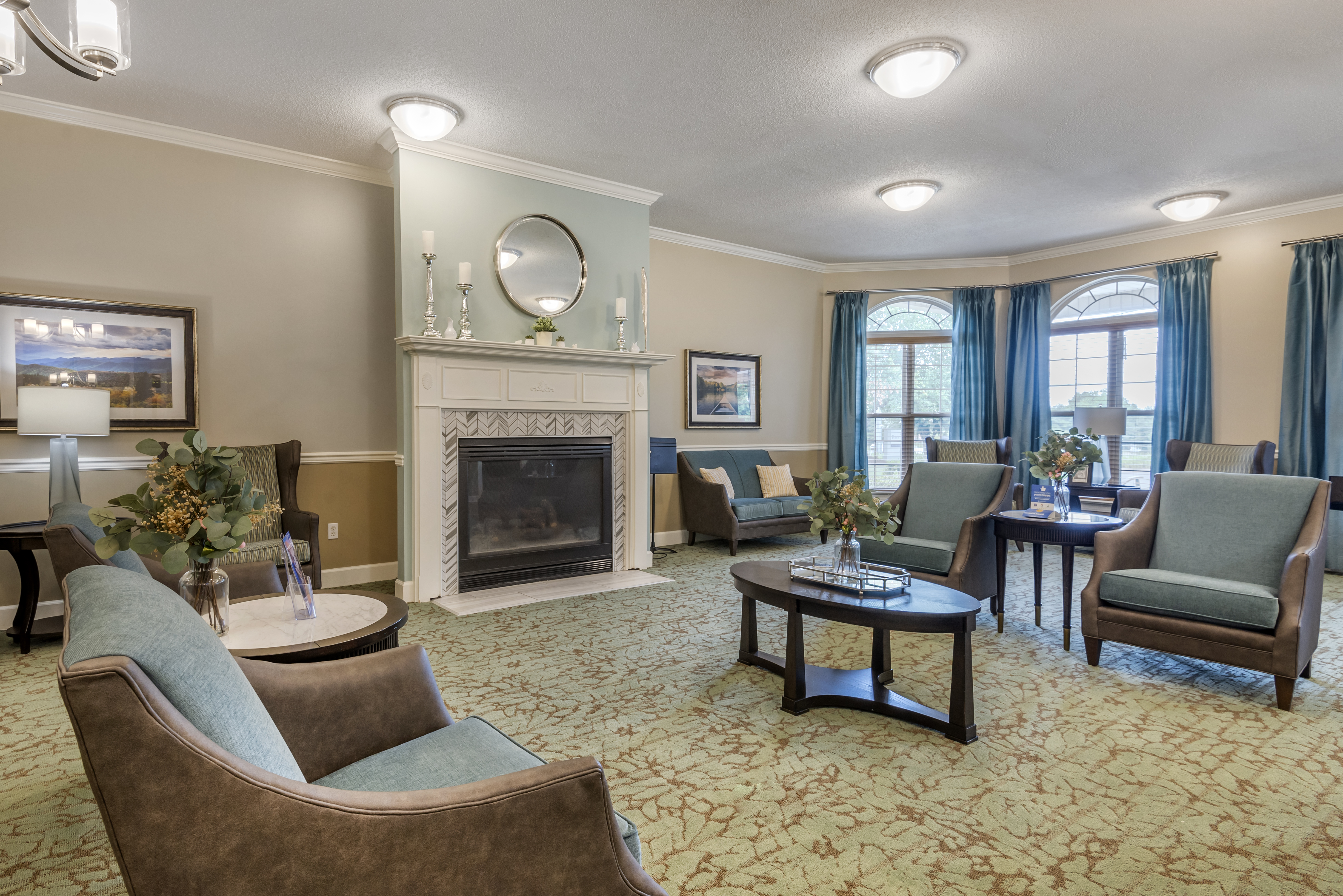 1-peachtree-community-living-room