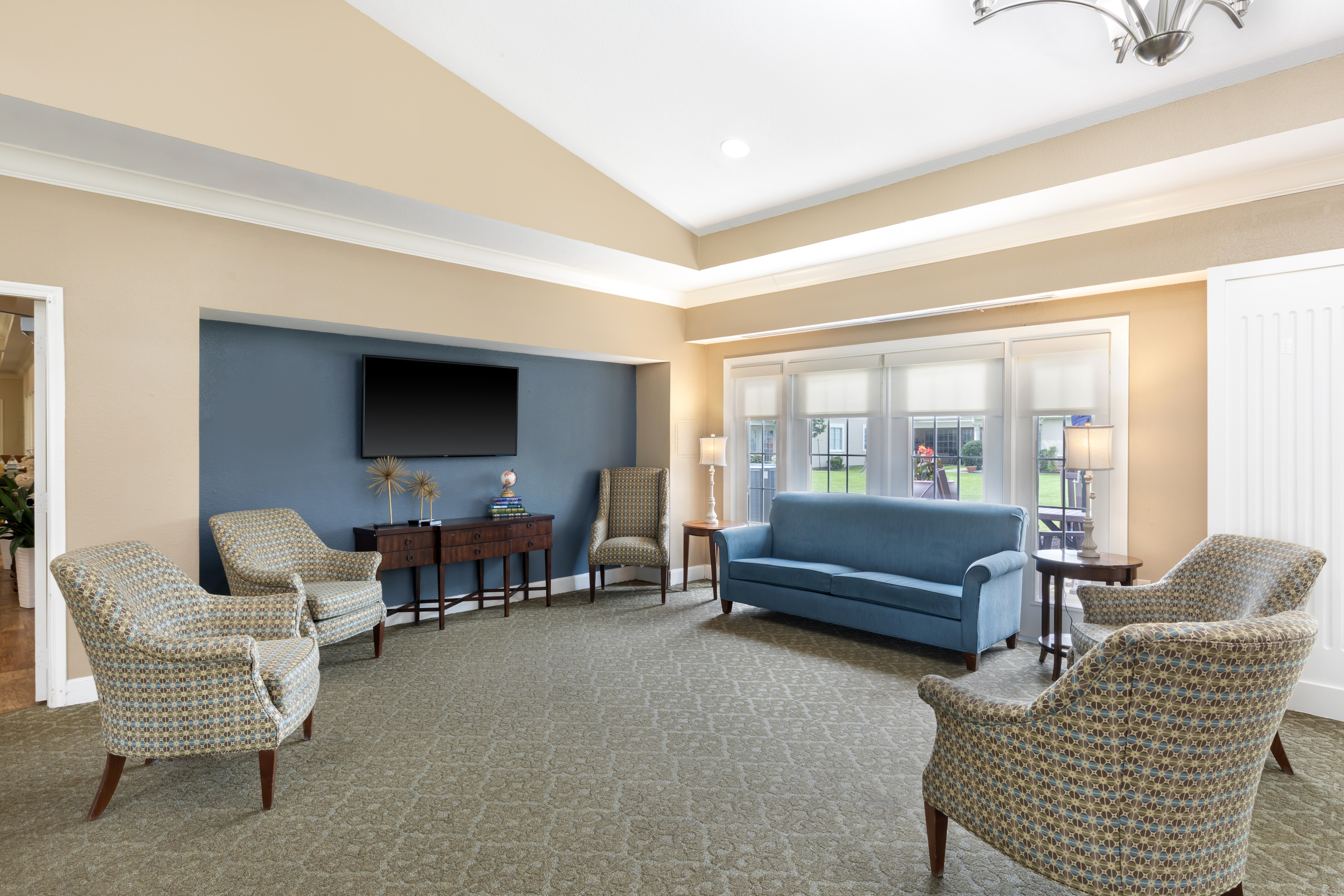 1-stonebridge-ranch-community-living-room