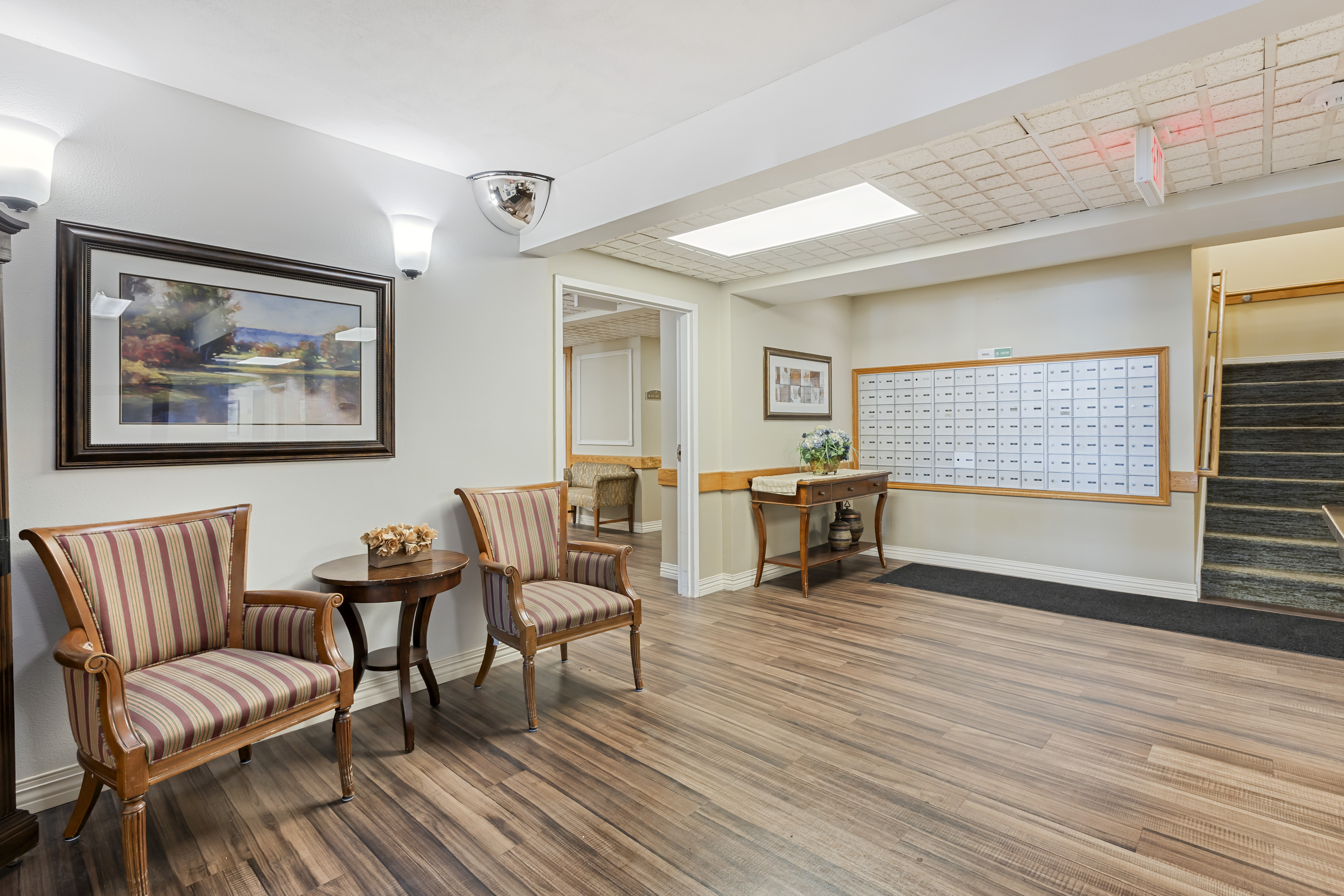 summerfield-lobby
