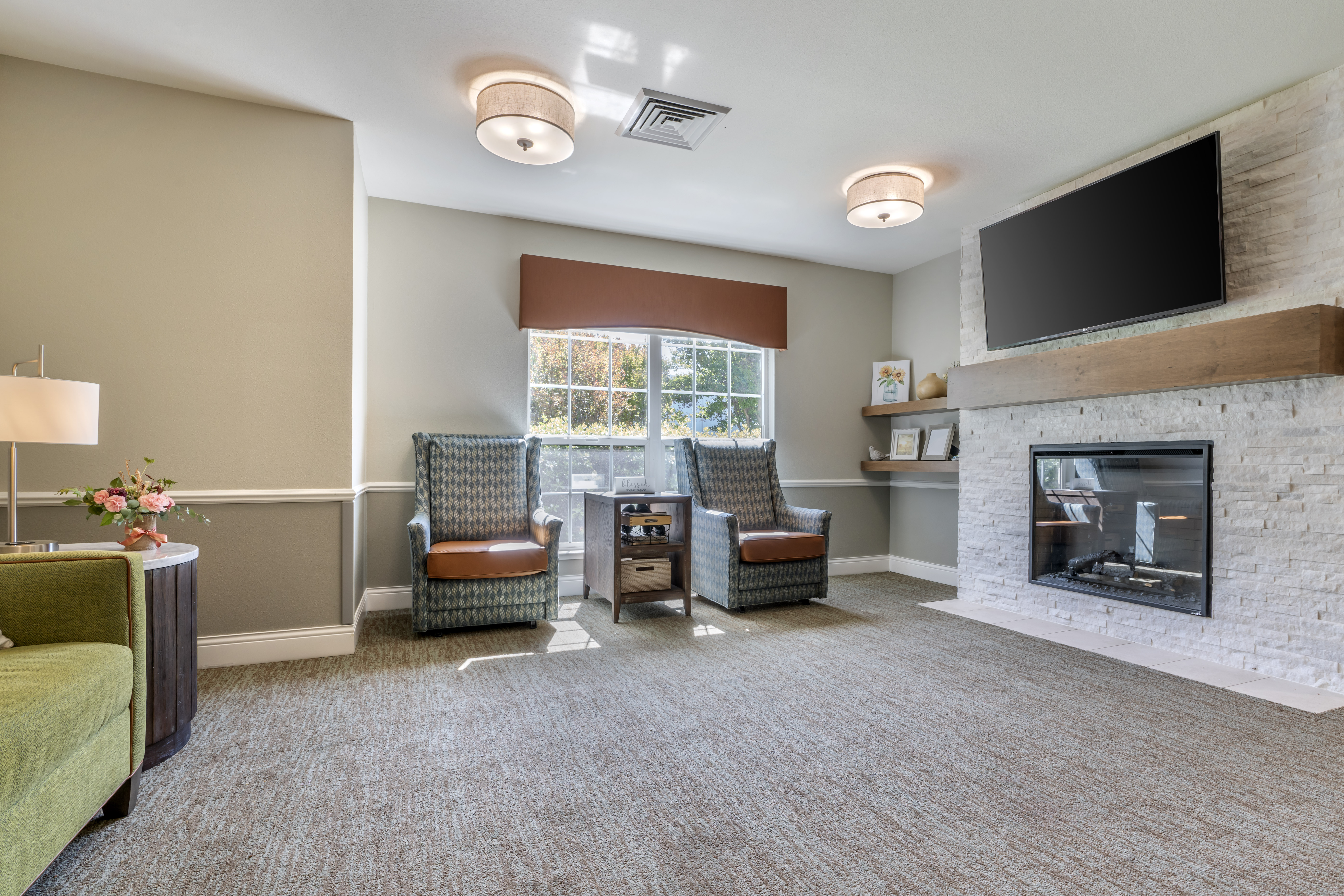 sylvan-ranch-community-living-room