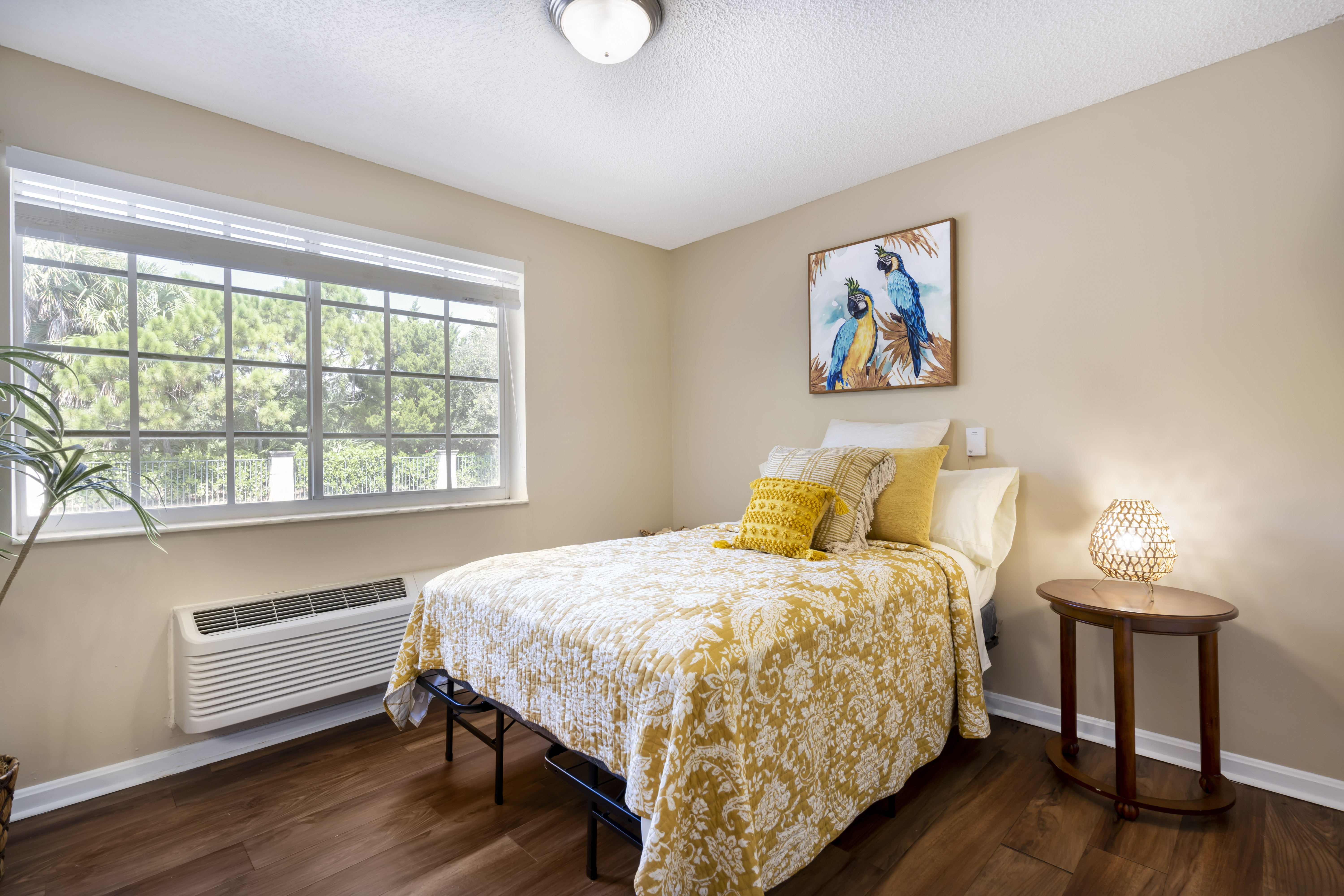 tequesta-apartment-bedroom