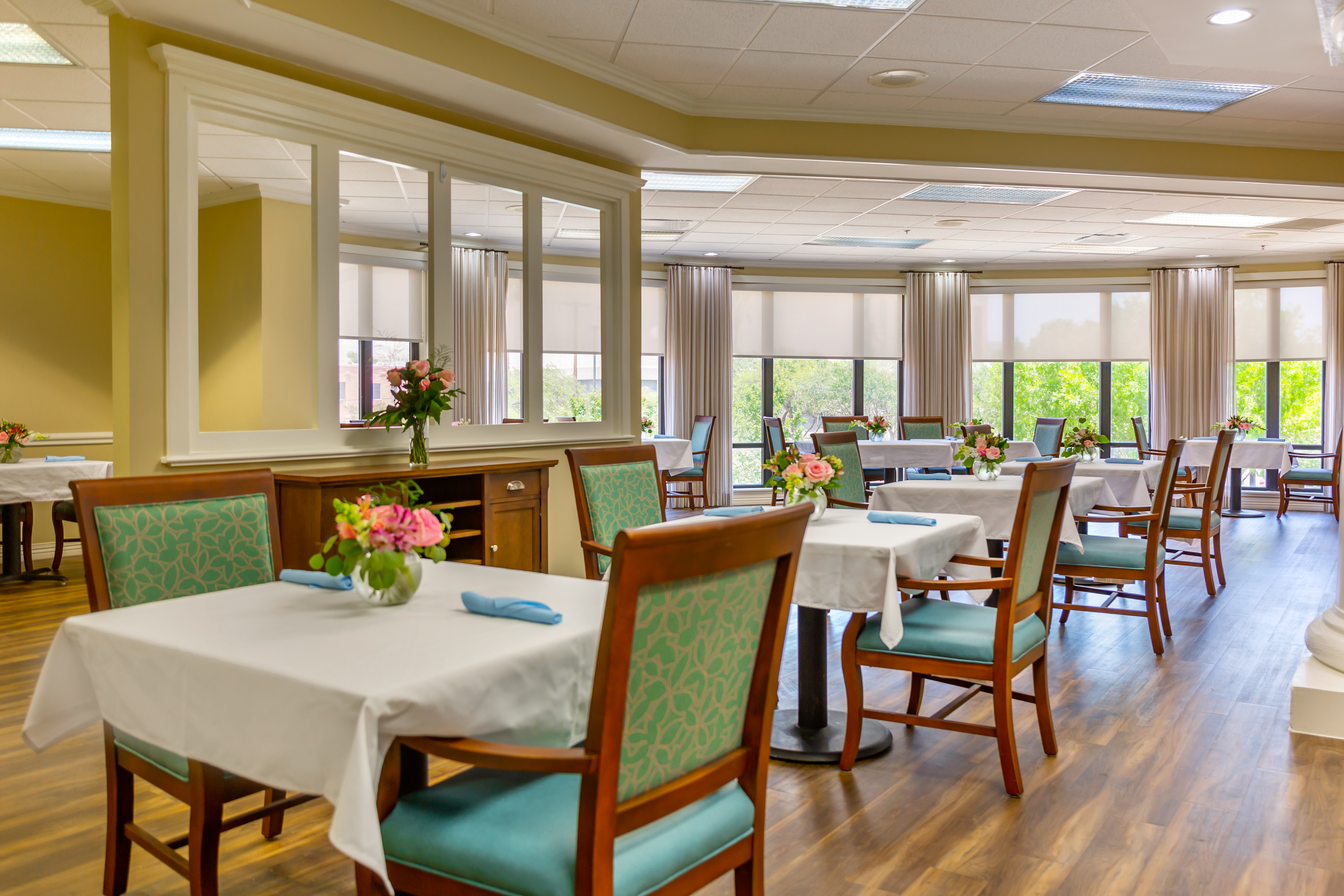 trinity-towers-dining-room