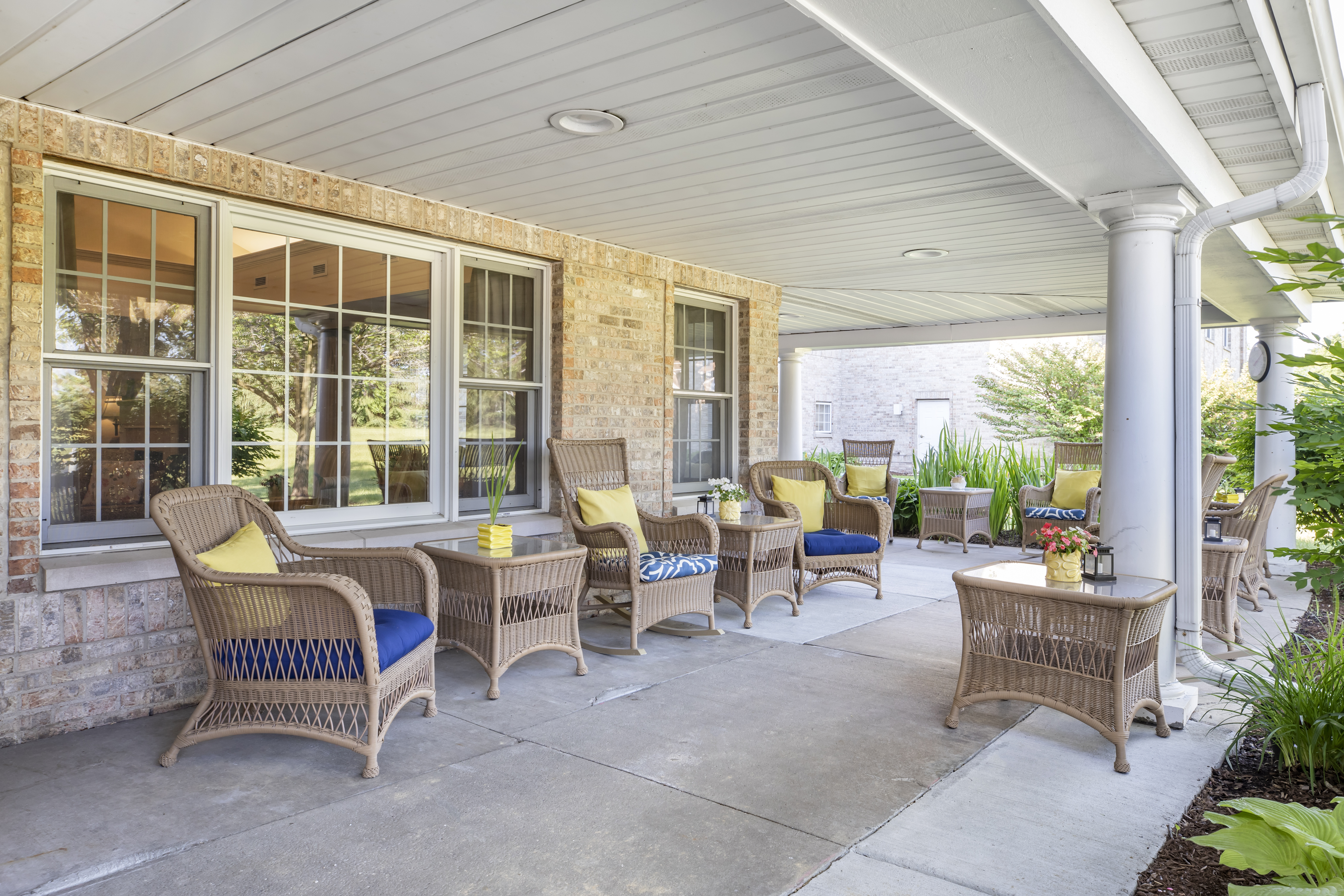 troy-mi-front-porch