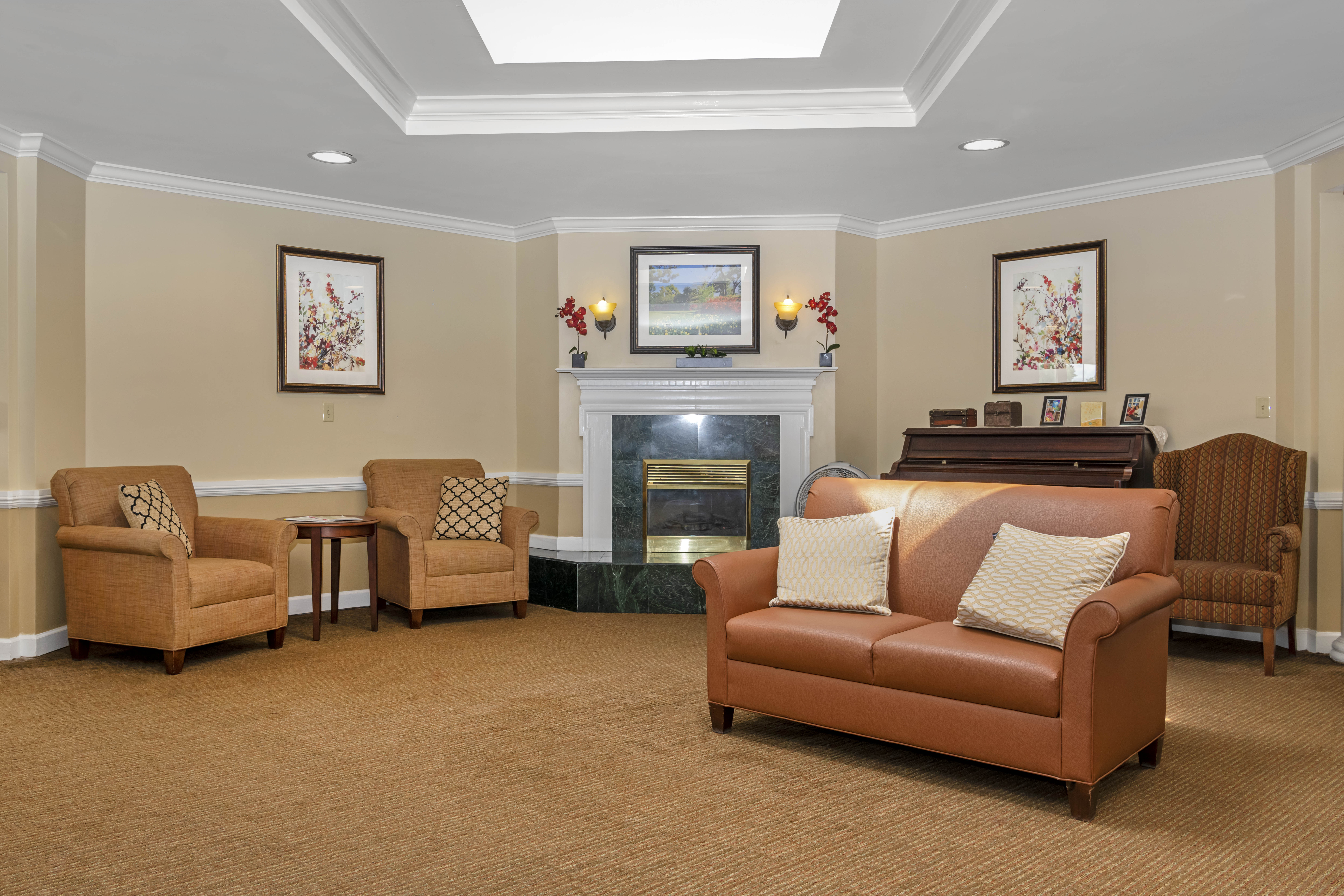 1-west-hartford-community-living-room